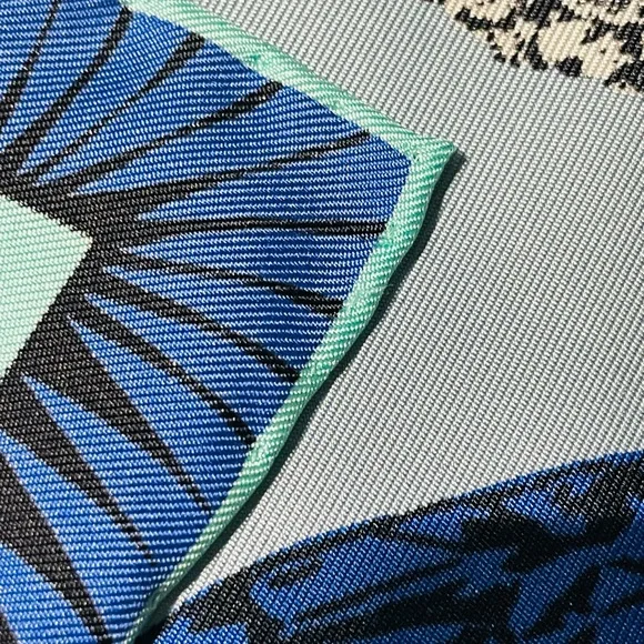 TIFFANY BIRD ON A ROCK INFINITY BLUE SILK SCARF ITALY - Picture 12 of 14